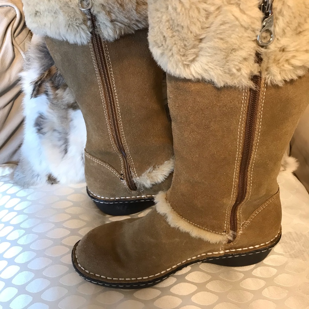 Anne Klein suede boots with fur trim Great used condition. 6.5 women’s